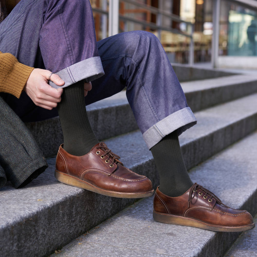 Chaussettes de tennis unies hautes en coton biologique pour hommes vert kaki