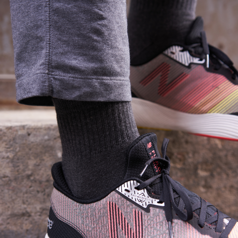 Chaussettes de tennis unies basses en coton biologique pour hommes gris anthracite chiné