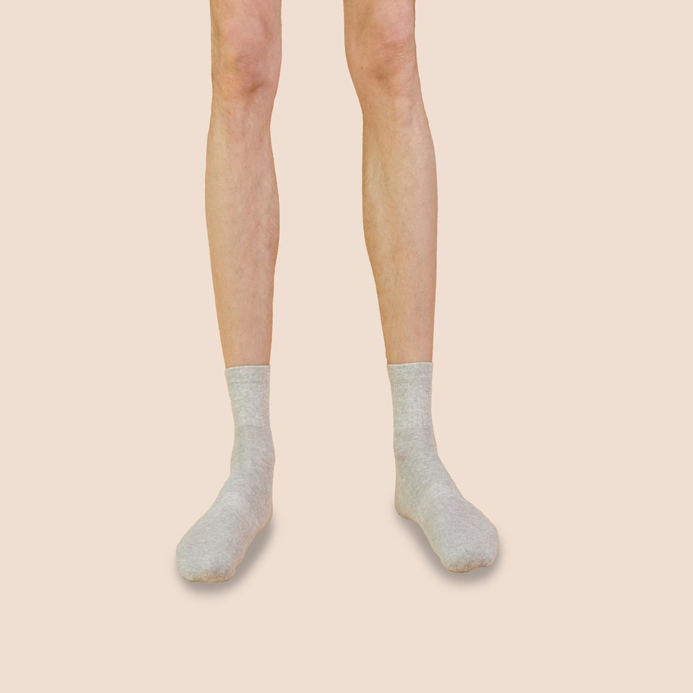 Chaussettes de tennis unies basses en coton biologique pour hommes gris chiné clair