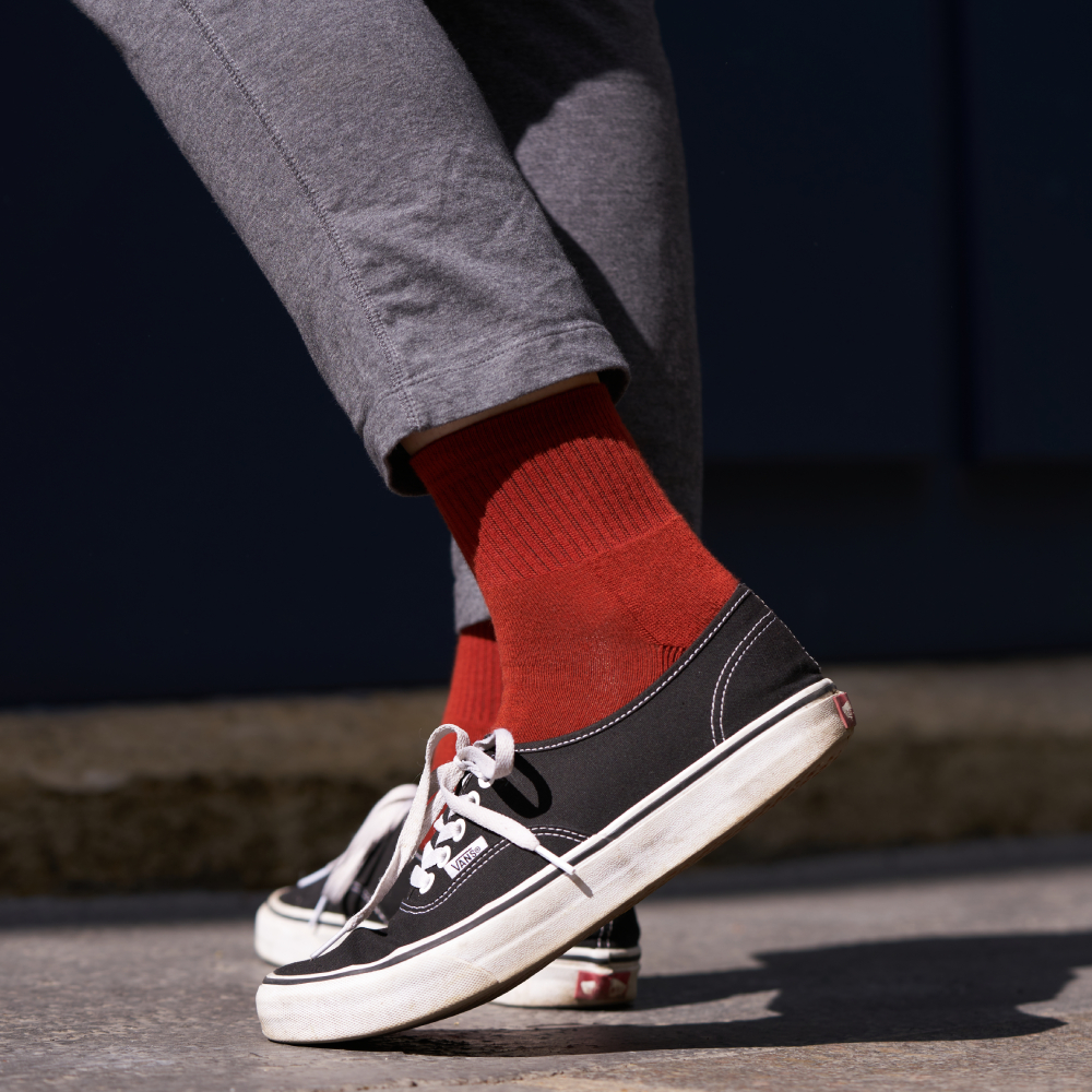 Chaussettes de tennis unies basses en coton biologique pour hommes rouille