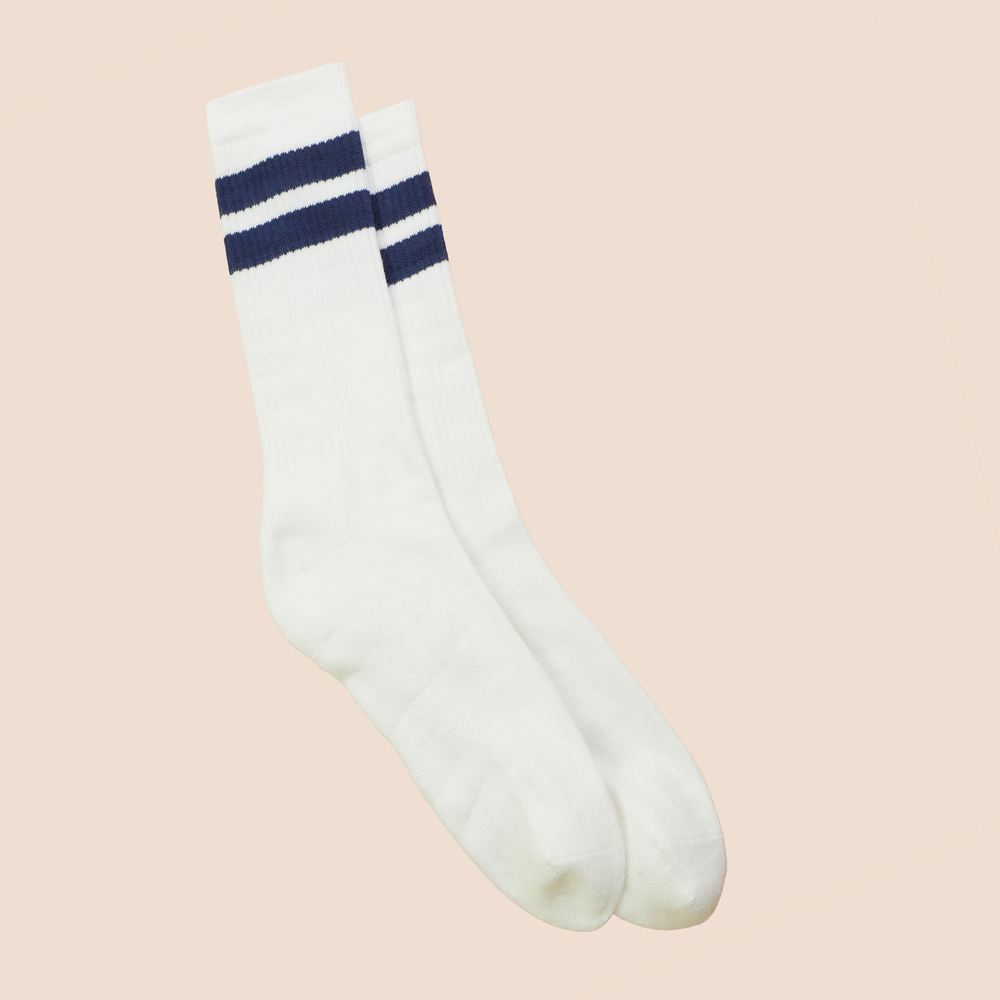 Chaussettes de tennis hautes à rayures en coton biologique pour hommes écru - bleu marine