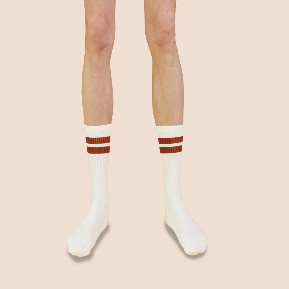 Chaussettes de tennis hautes à rayures en coton biologique pour hommes écru - rouille