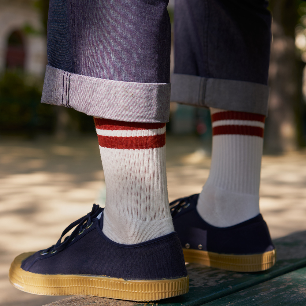 Chaussettes de tennis hautes à rayures en coton biologique pour hommes écru - rouille