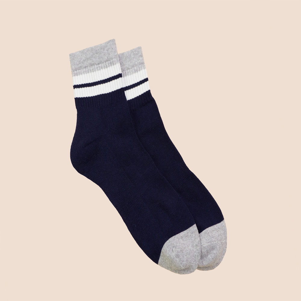 Chaussettes de tennis rétro basses en coton biologique pour hommes bleu marine - gris clair