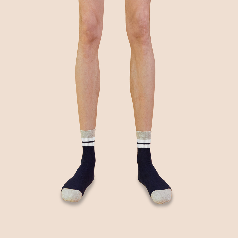 Chaussettes de tennis rétro basses en coton biologique pour hommes bleu marine - gris clair