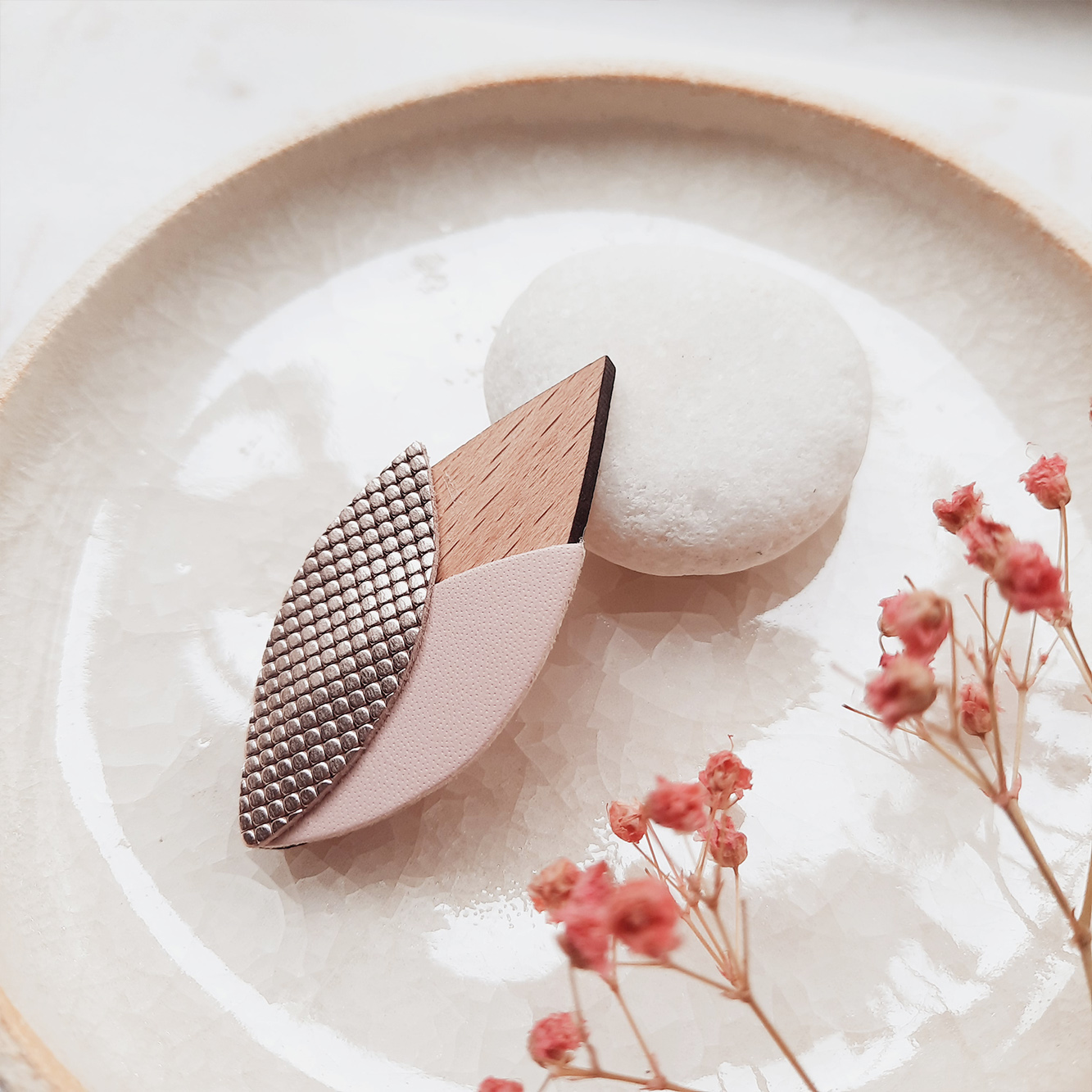 Broche en bois TULIPE Rose 4