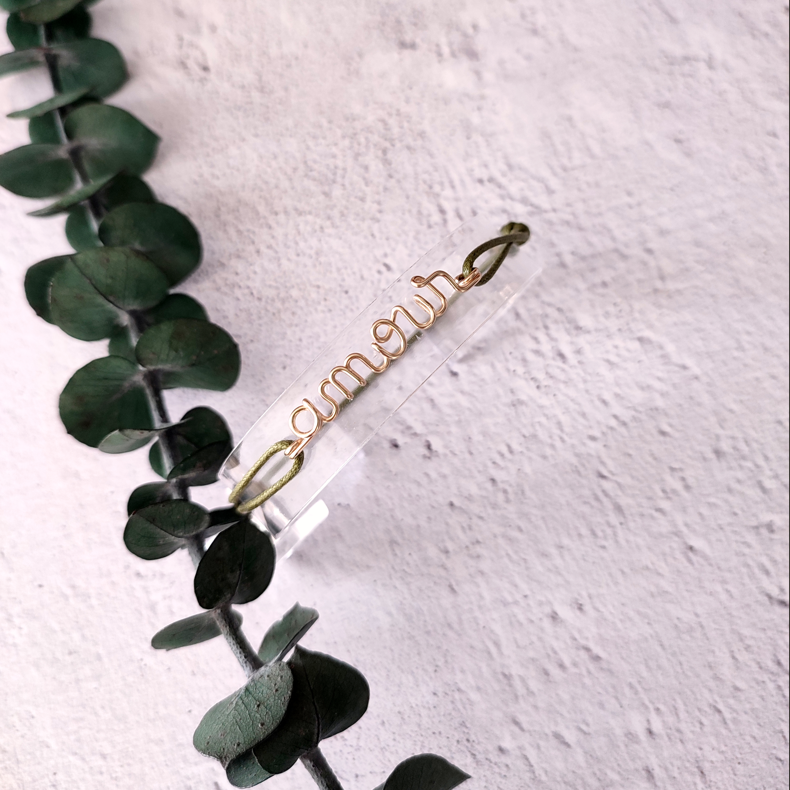 bracelet cordon kaki avec taille ajustable et message personnalisé