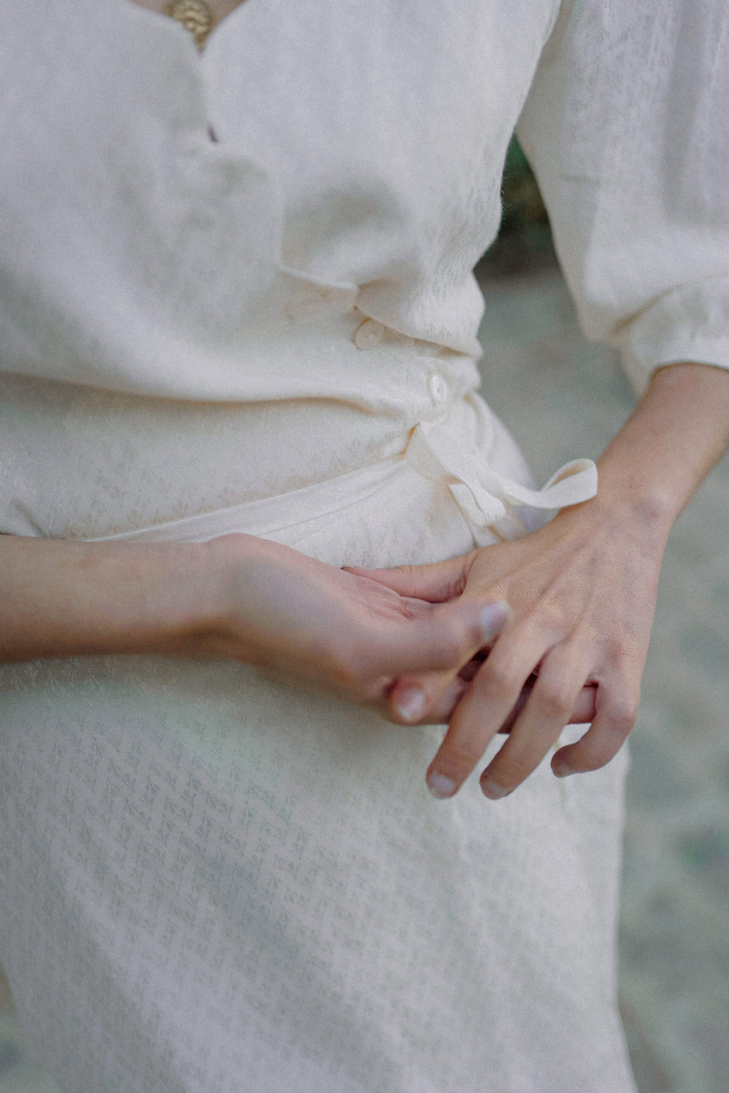 robe portefeuille blanc écru robe col V robe midi cupro upcyclé made in France