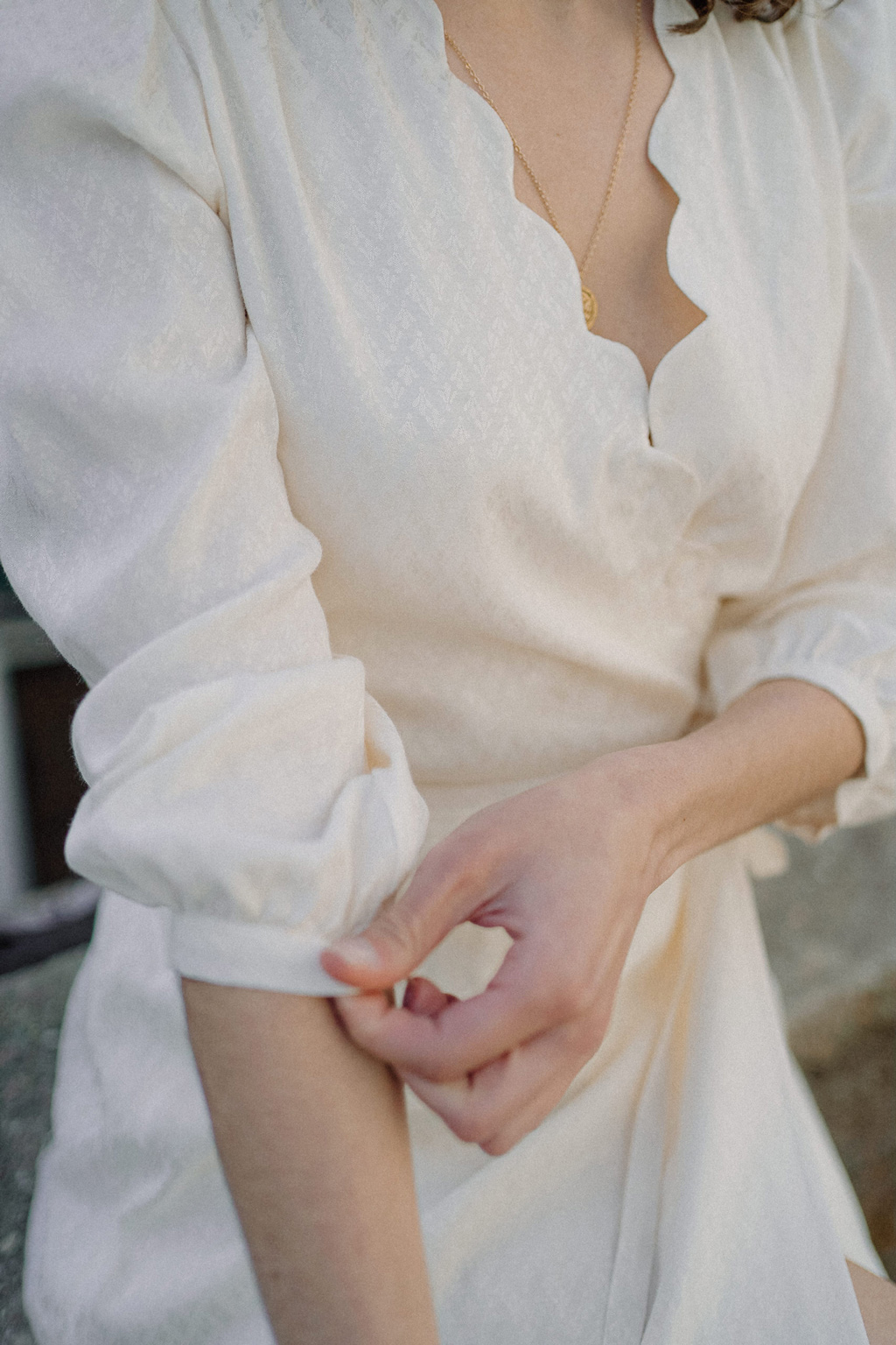 Robe portefeuille co-créé en viscose upcyclée fabriquée en France 5