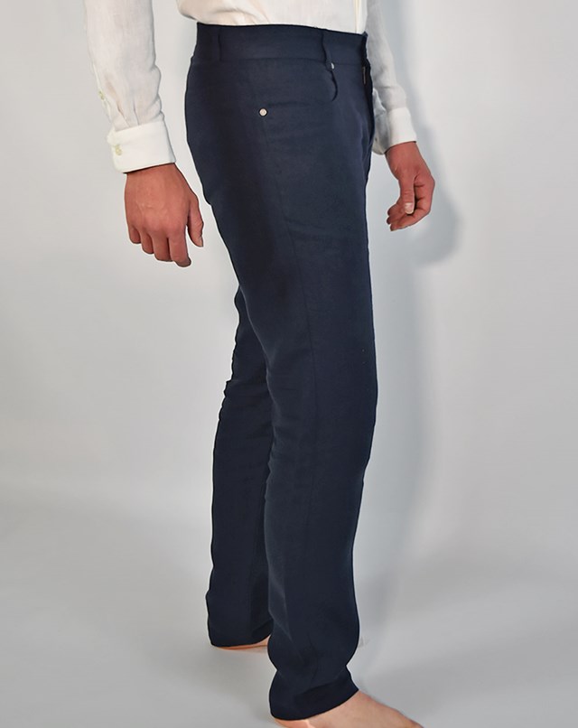 Pantalon Zanzibar Homme en lin Bleu Marine Aatise écoresponsable de côté droit Aatise