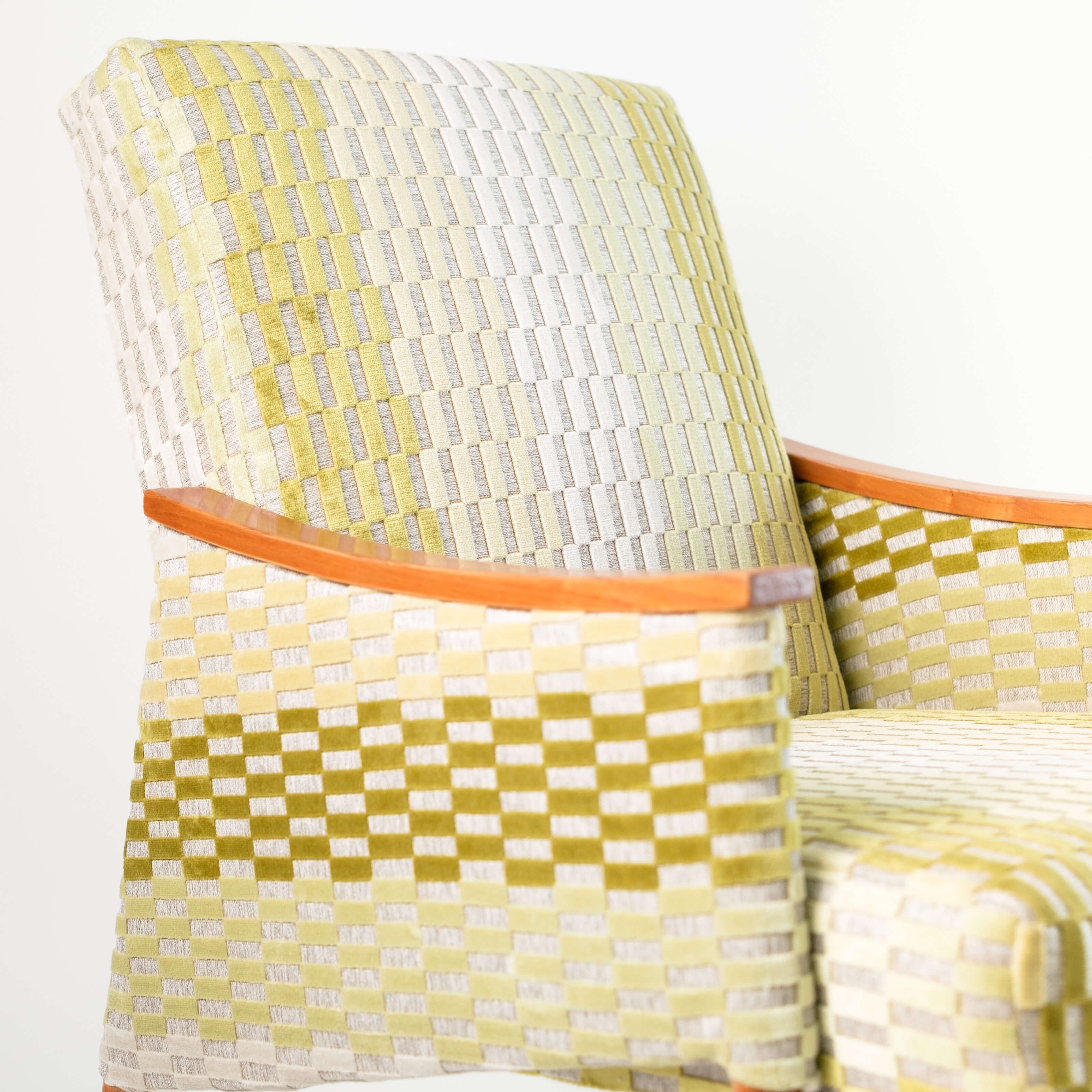 Fauteuil vintage restauré et retapissé - Vert Carreaux 3