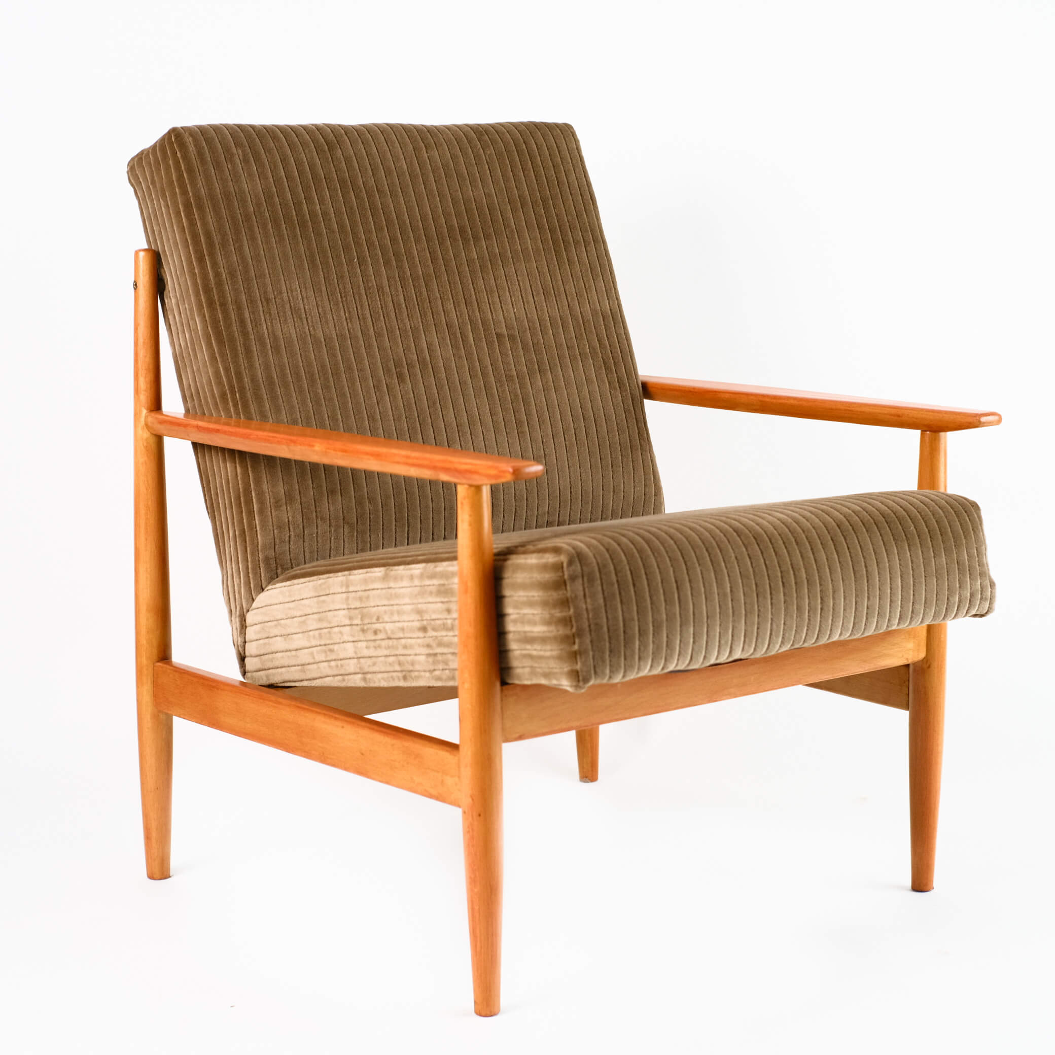 Fauteuil vintage restauré et retapissé - Café Latte 2