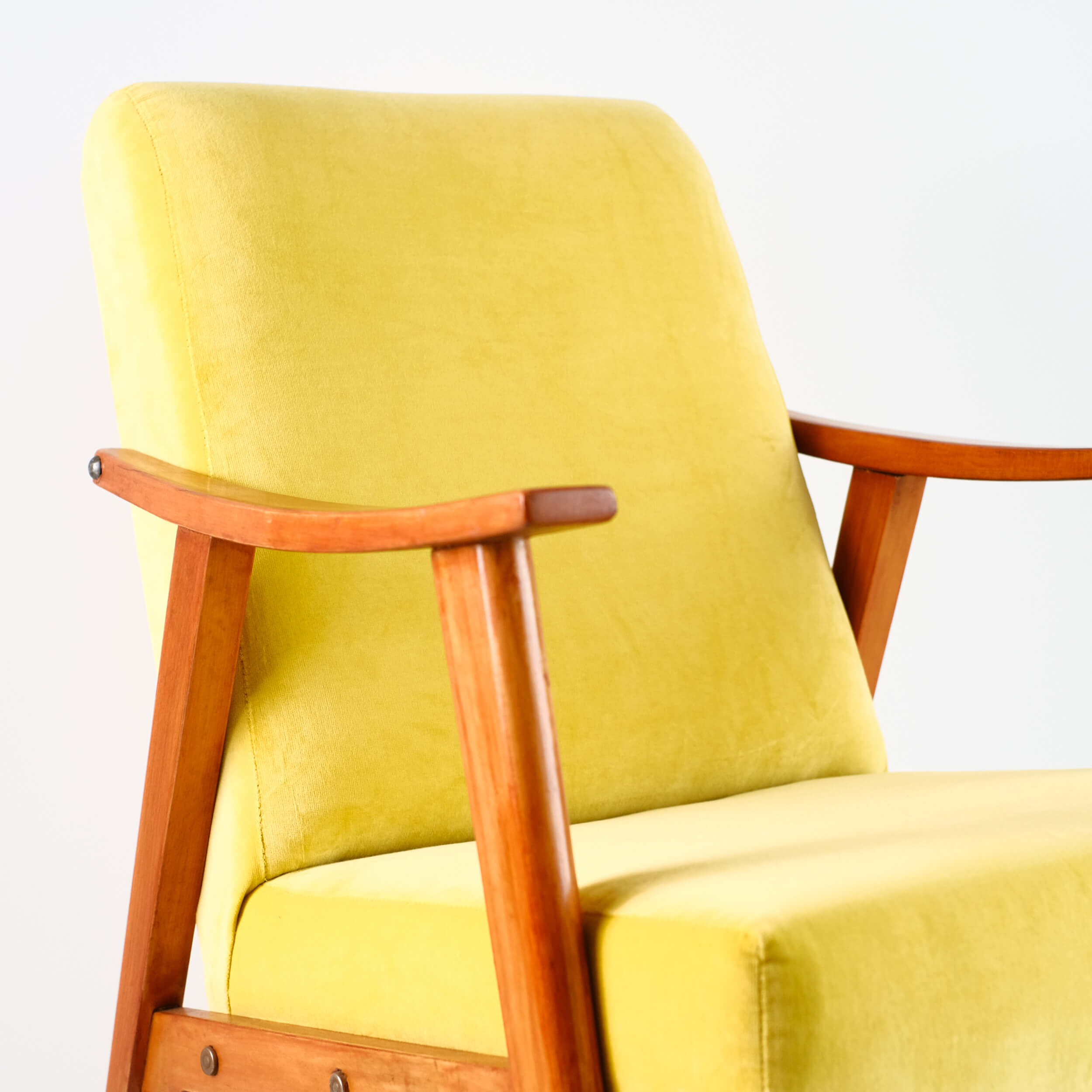 Fauteuil vintage restauré et retapissé - Yellow submarine 3