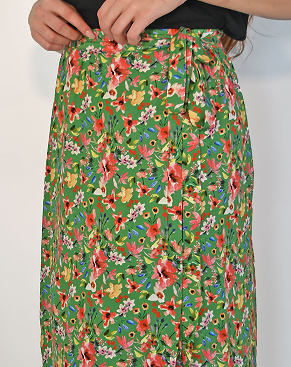 JUPE LONGUE PORTEFEUILLE FLEURI VERT ZILOU 100% ECOVERO détails chic et tendance