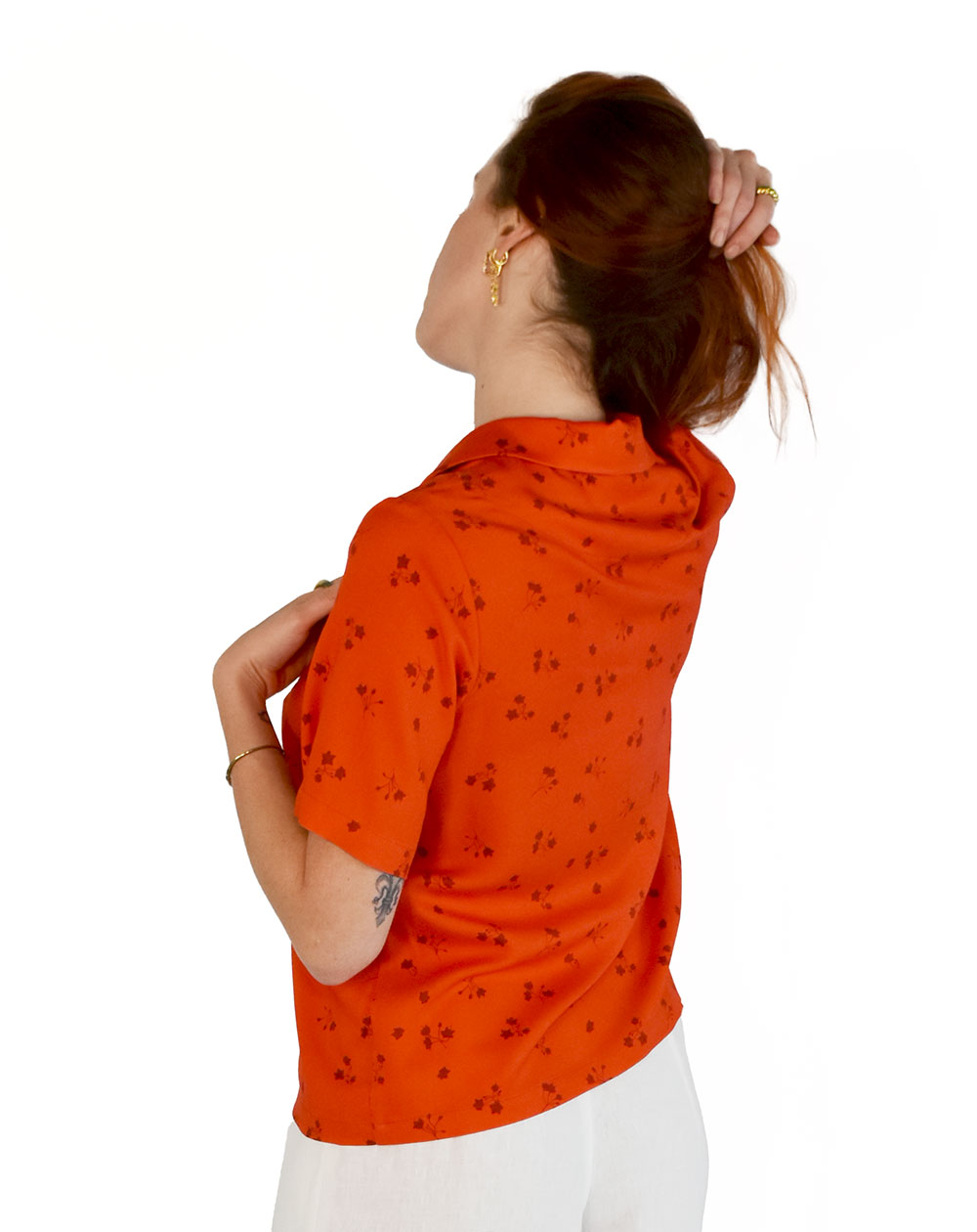 Chemisier ZAVI écoresponsable chic et tendance rouge fleuris