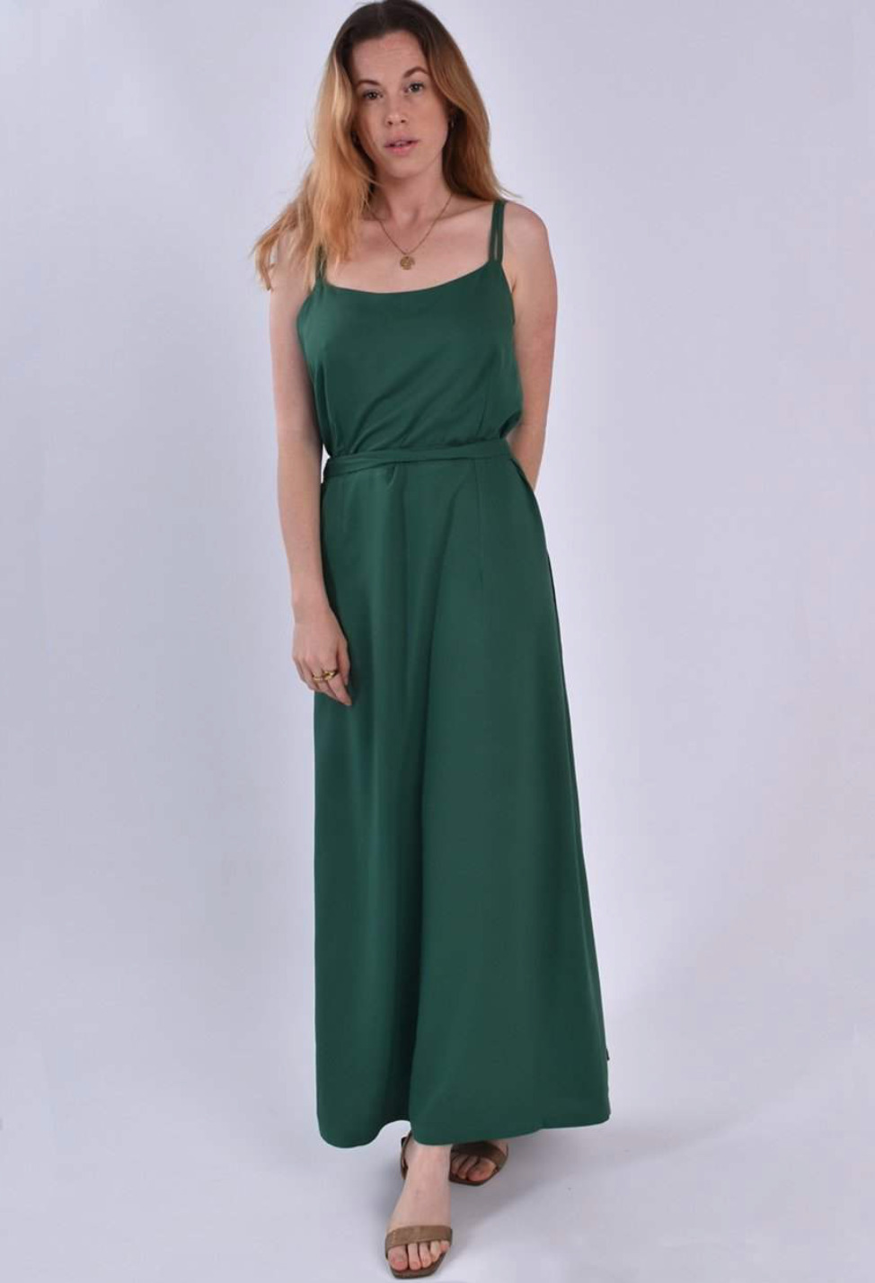Robe cérémonie Zino dos nu en EcoVero uni vert Made in France Aatise