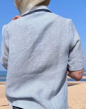 Chemisier à col cubain ZAVI 100% Ecovero imprimé rayé bleu et blanc de dos