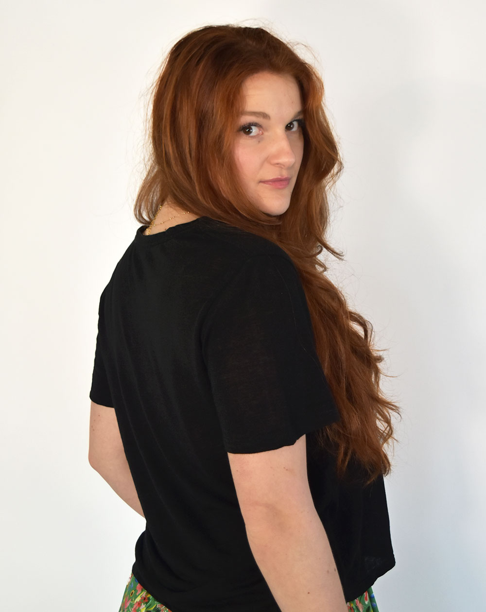 T-SHIRT ZESI FEMME - 100% Lin Noir, Col V de dos