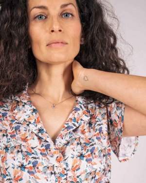 ROBE CINTRÉ AVEC JUPE ÉVASÉE ZYDIE - 100% Ecovero imprimé fleuris détails du col