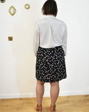 JUPE ZANA PORTEFEUILLE DROITE - 100% Ecovero noir imprimé Made in France