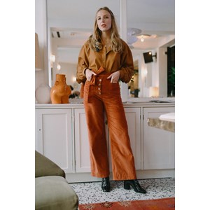 Pantalon taille haute en velours côtelé brandy ceinturé