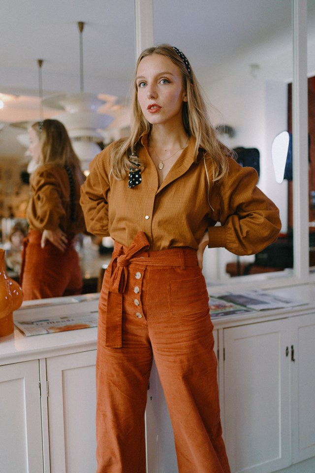 Pantalon taille haute en velours côtelé brandy ceinturé 6