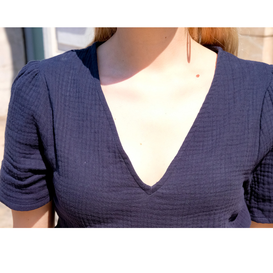 La robe toutes saisons en triple gaze de coton bio | Bleu nuit | Fabriquée en France 4