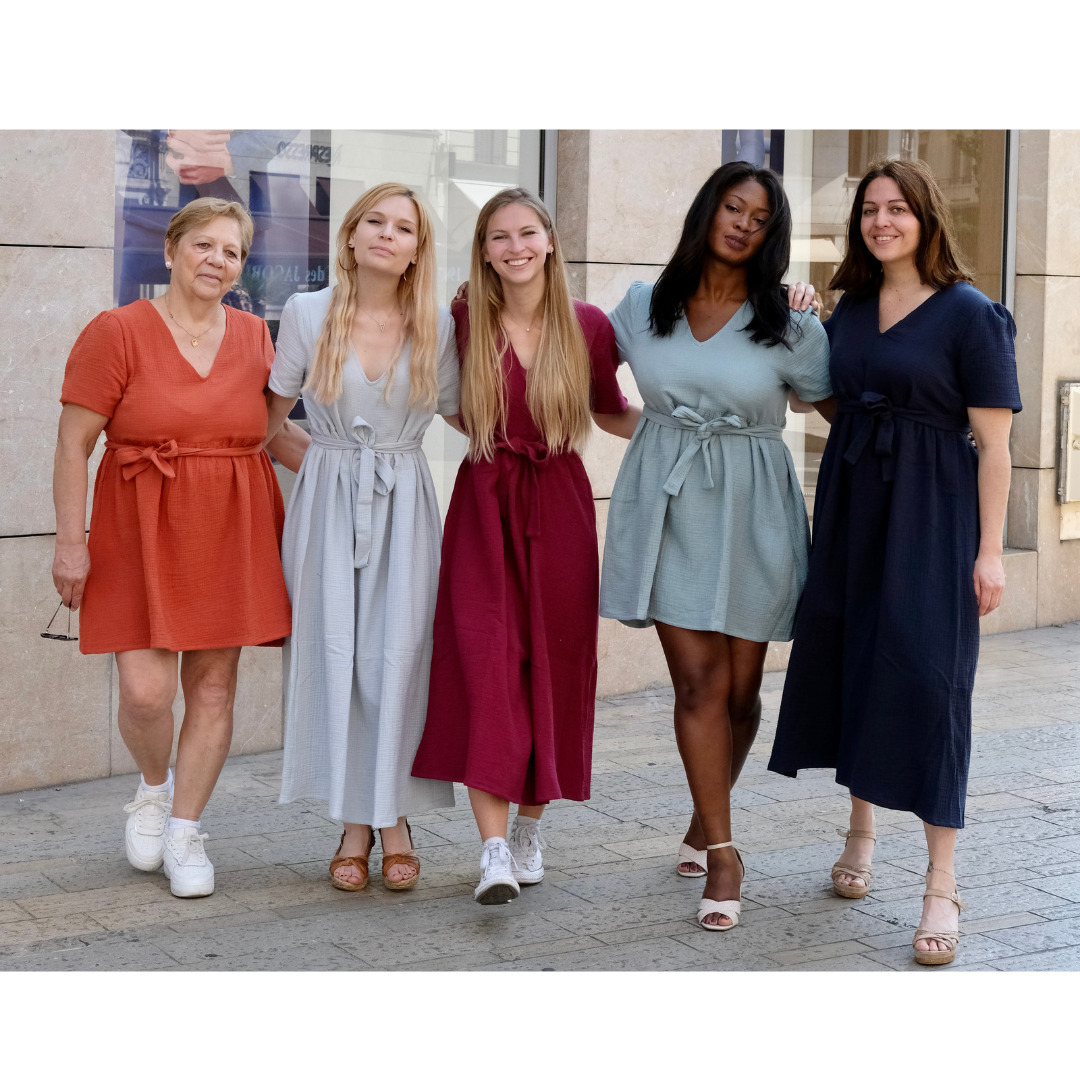 La robe toutes saisons en triple gaze de coton bio | Bleu nuit | Fabriquée en France 10