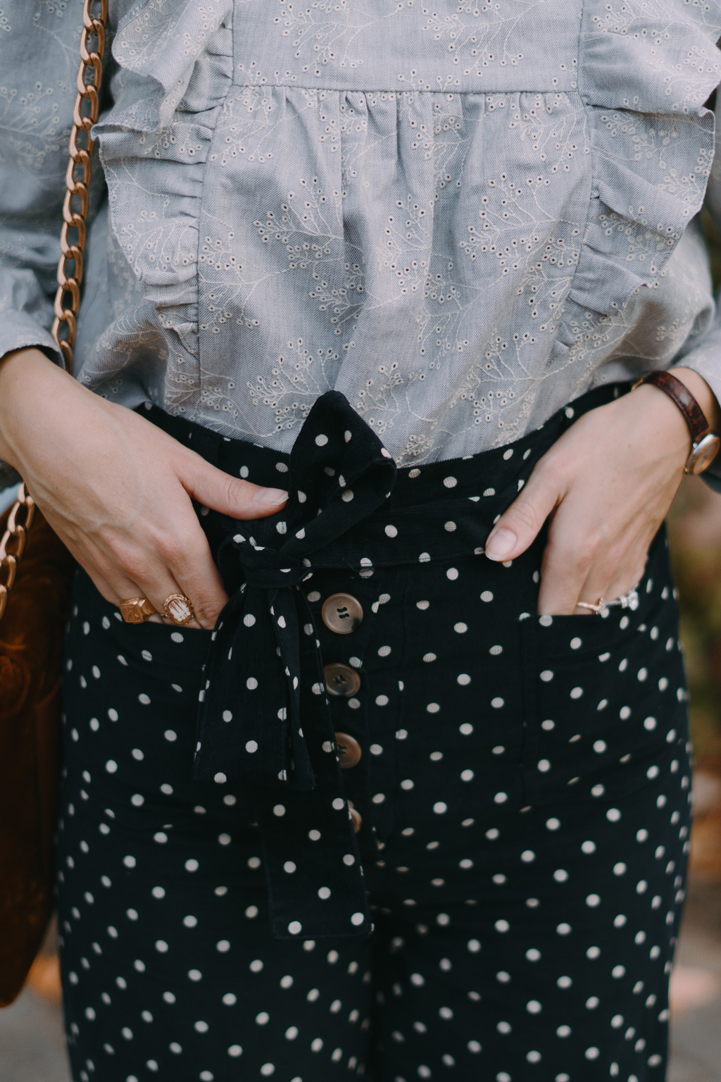 Pantalon taille haute en velours côtelé à pois ceinturé 3