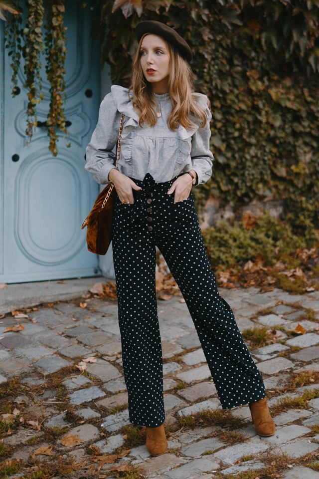 Pantalon taille haute en velours côtelé à pois ceinturé 4