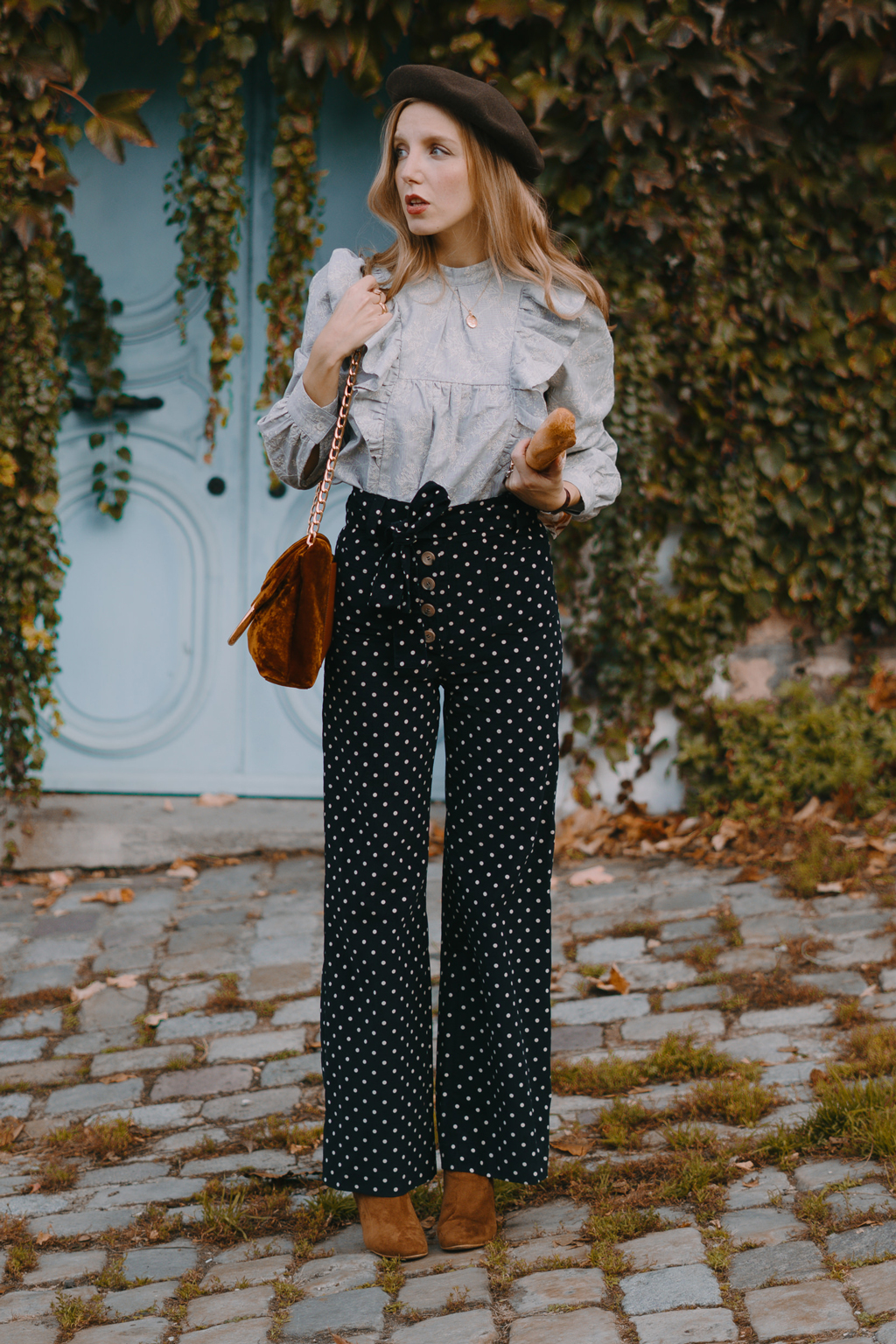 Pantalon taille haute en velours côtelé à pois ceinturé 5