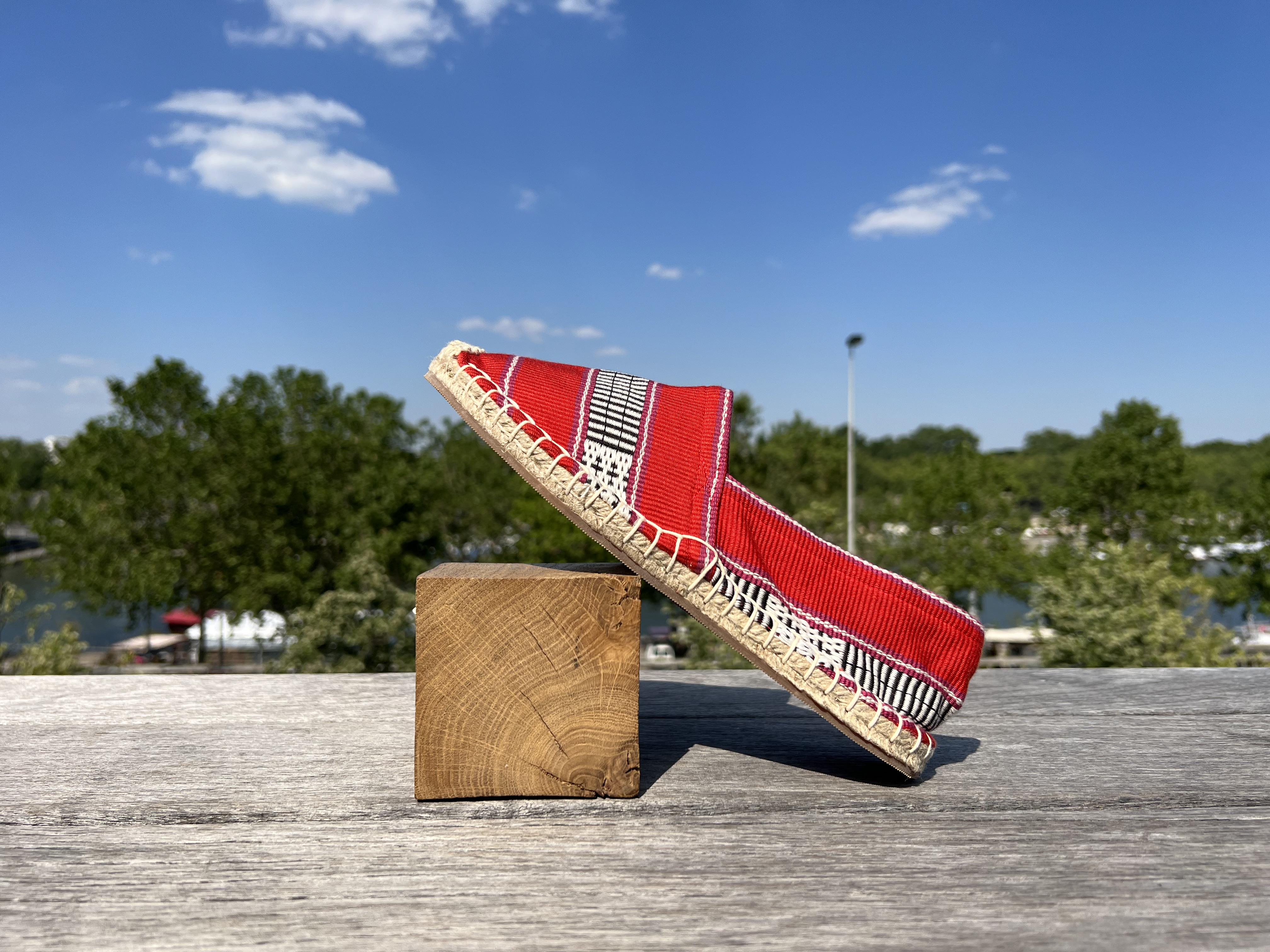 Les espadrilles Krama Heritage Ratanakiri Coquelicot 3