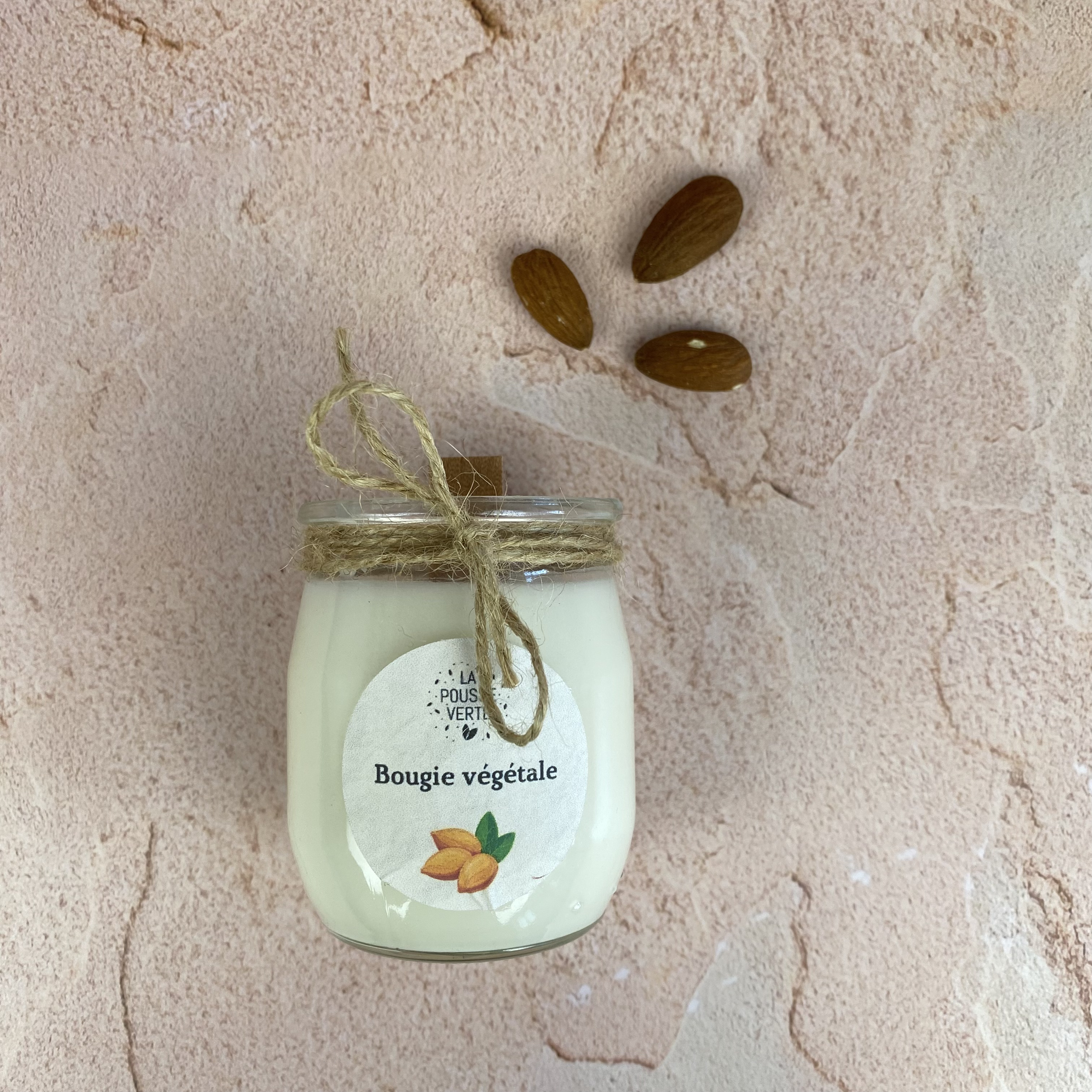 Bougie parfumée amande en cire végétale 2