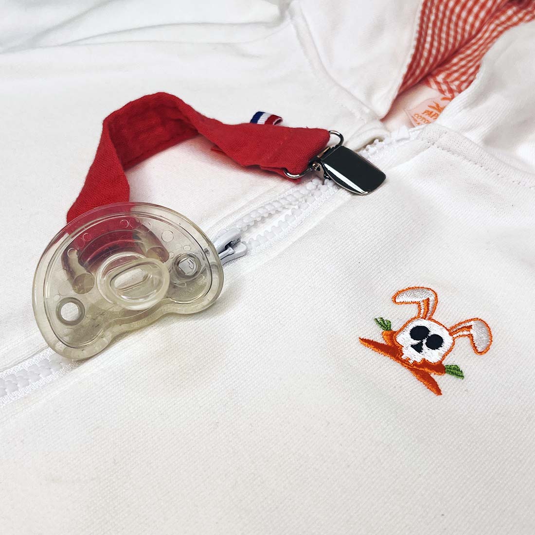 Attache Tétine en Coton Bio Teddy Fraise 5