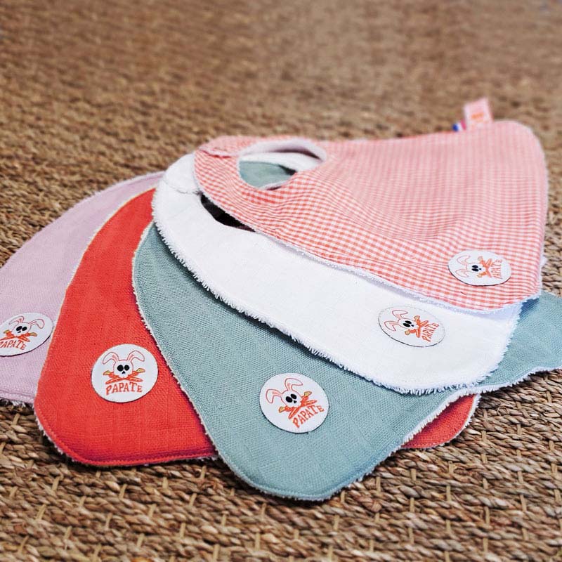 Bavoir en Coton Bio Fraise 4