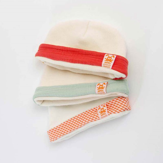 Bonnet de Naissance en Coton Bio Blanc et Fraise 6