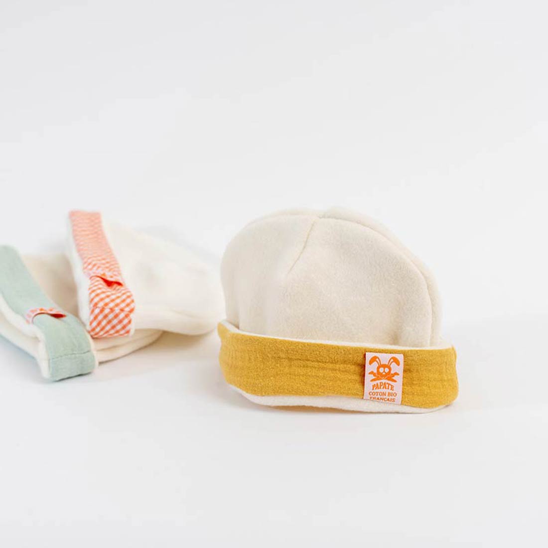 Bonnet de Naissance en Coton Bio Blanc et Honey 5