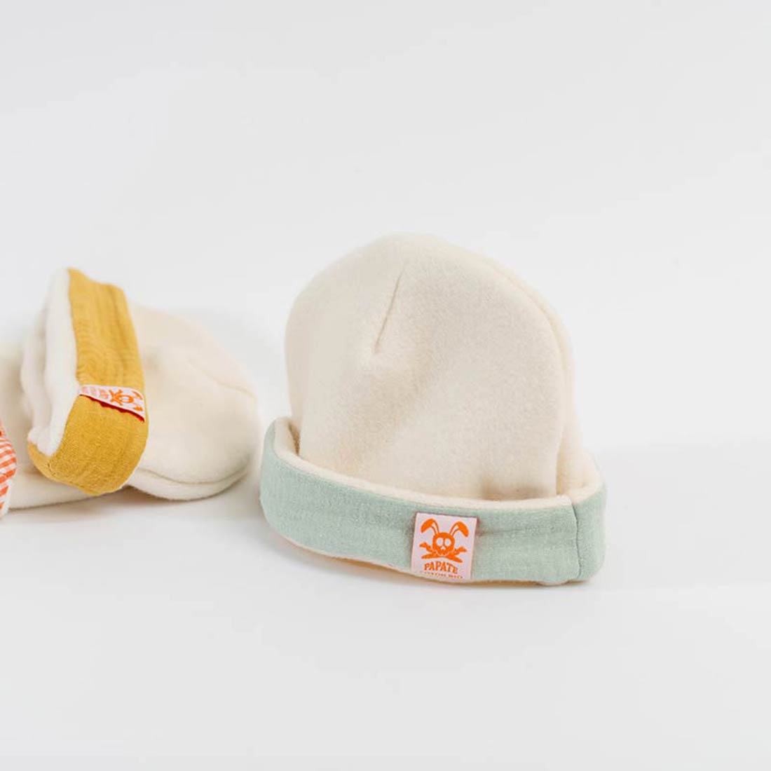 Bonnet de Naissance en Coton Bio Blanc et Vert 6