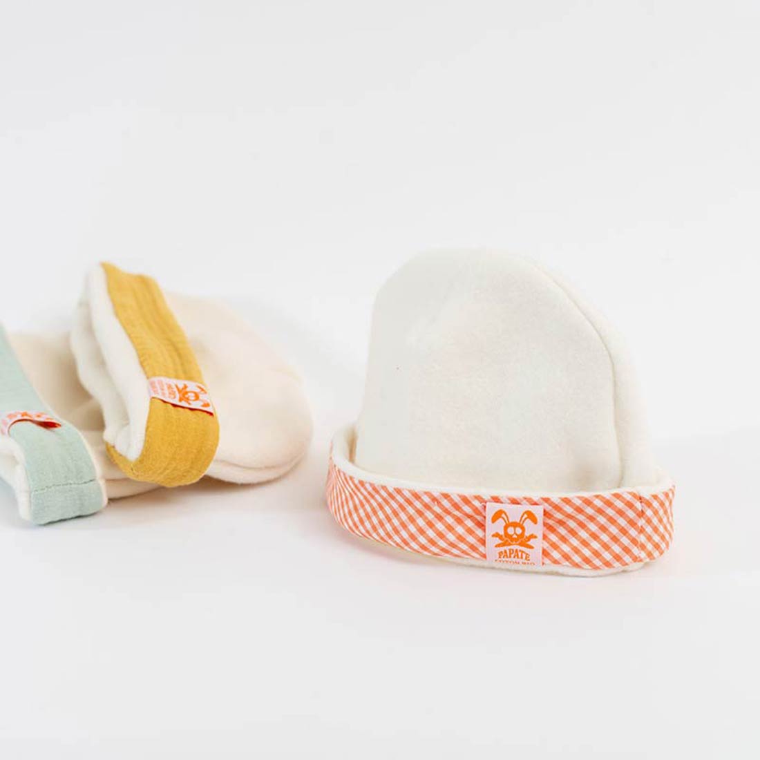 Bonnet de Naissance en Coton Bio Blanc et Vichy 6