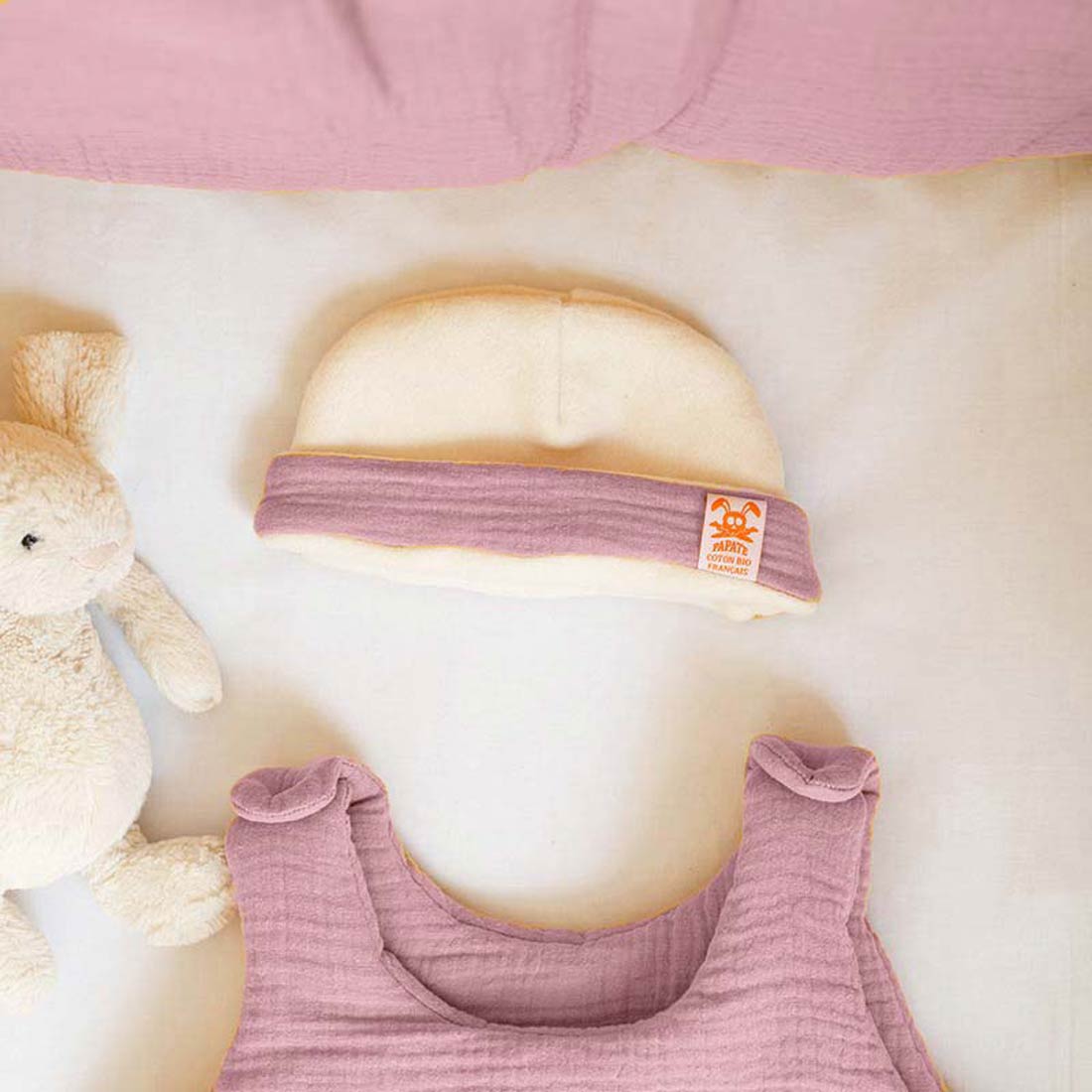 Bonnet de Naissance en Coton Bio Blanc et Rose 5