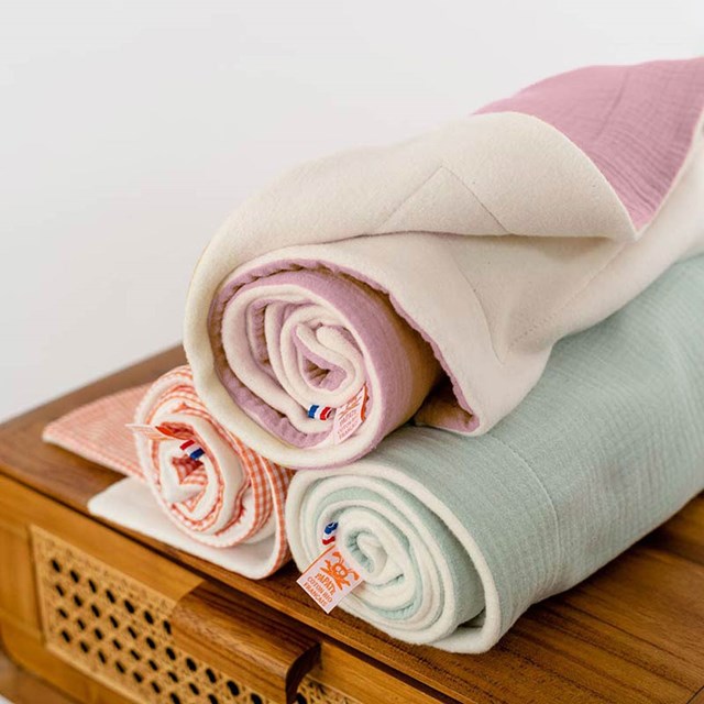 Couverture en Coton Bio Rex Blanc et Rose 6