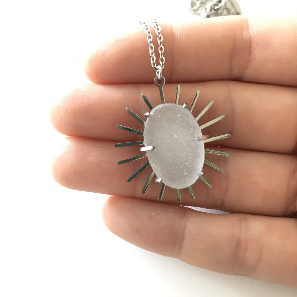 Collier SOLEIL DE MER en verre des plages 2