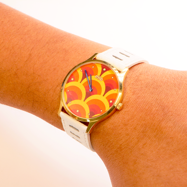 Montre Sixties Blanche Alvéoles Portée