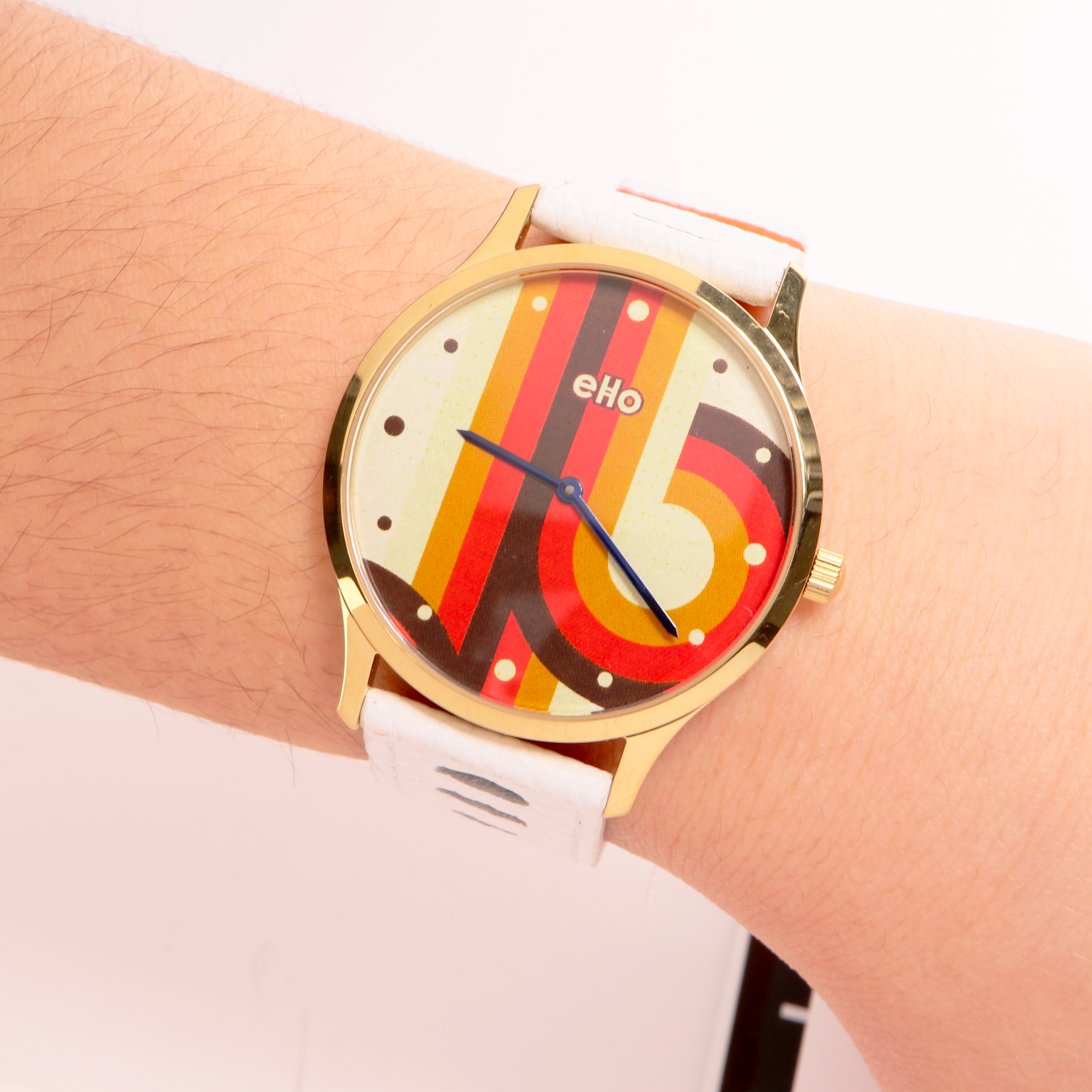 Montre Sixties Blanche Boucle Portée