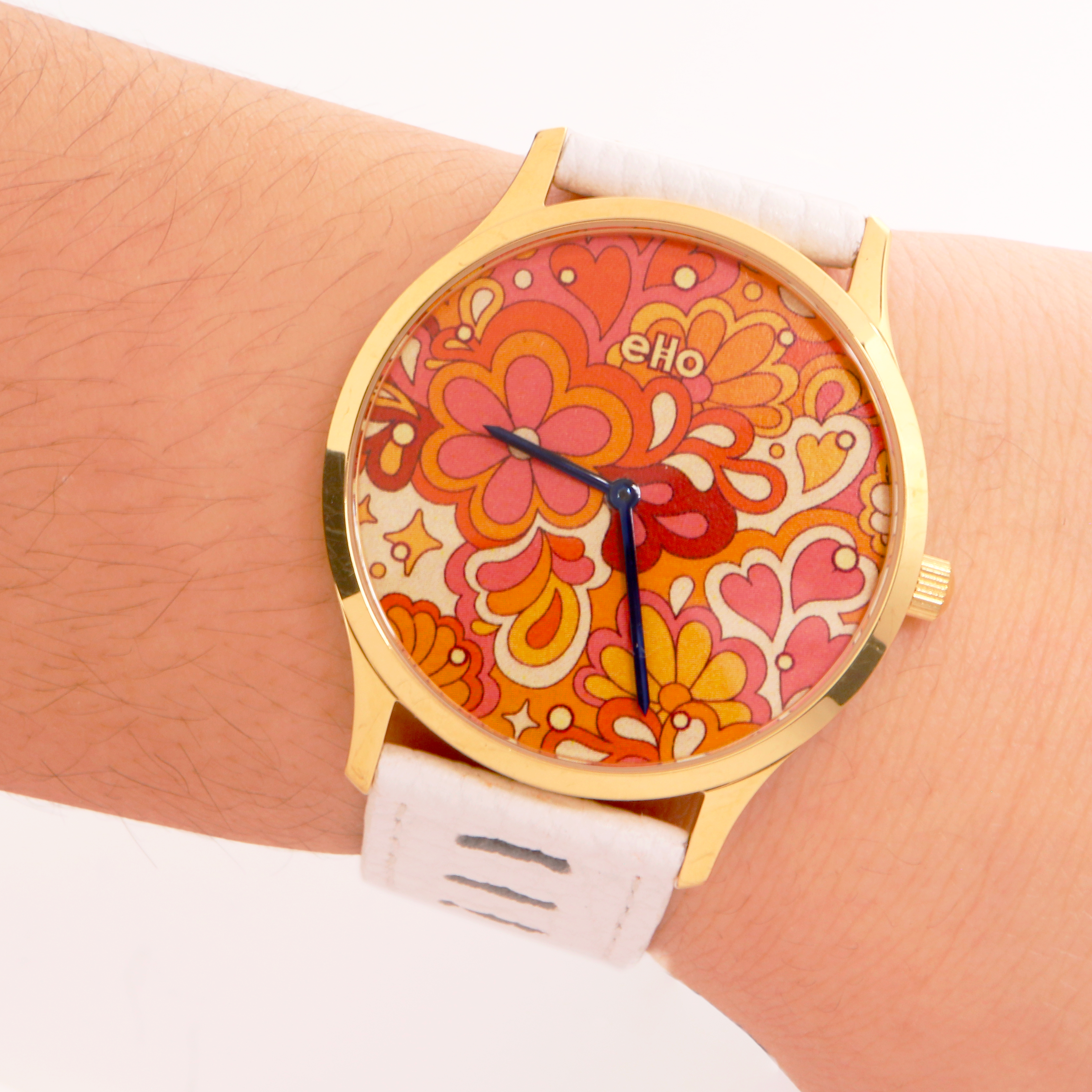 Montre Sixties Blanche Flower Power Portée