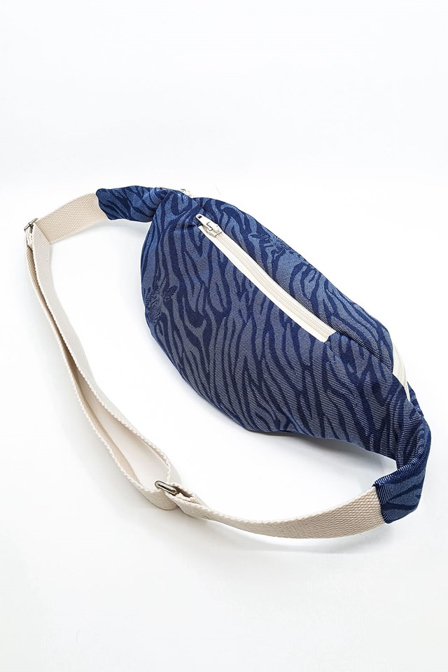 Banane en denim zèbre 4