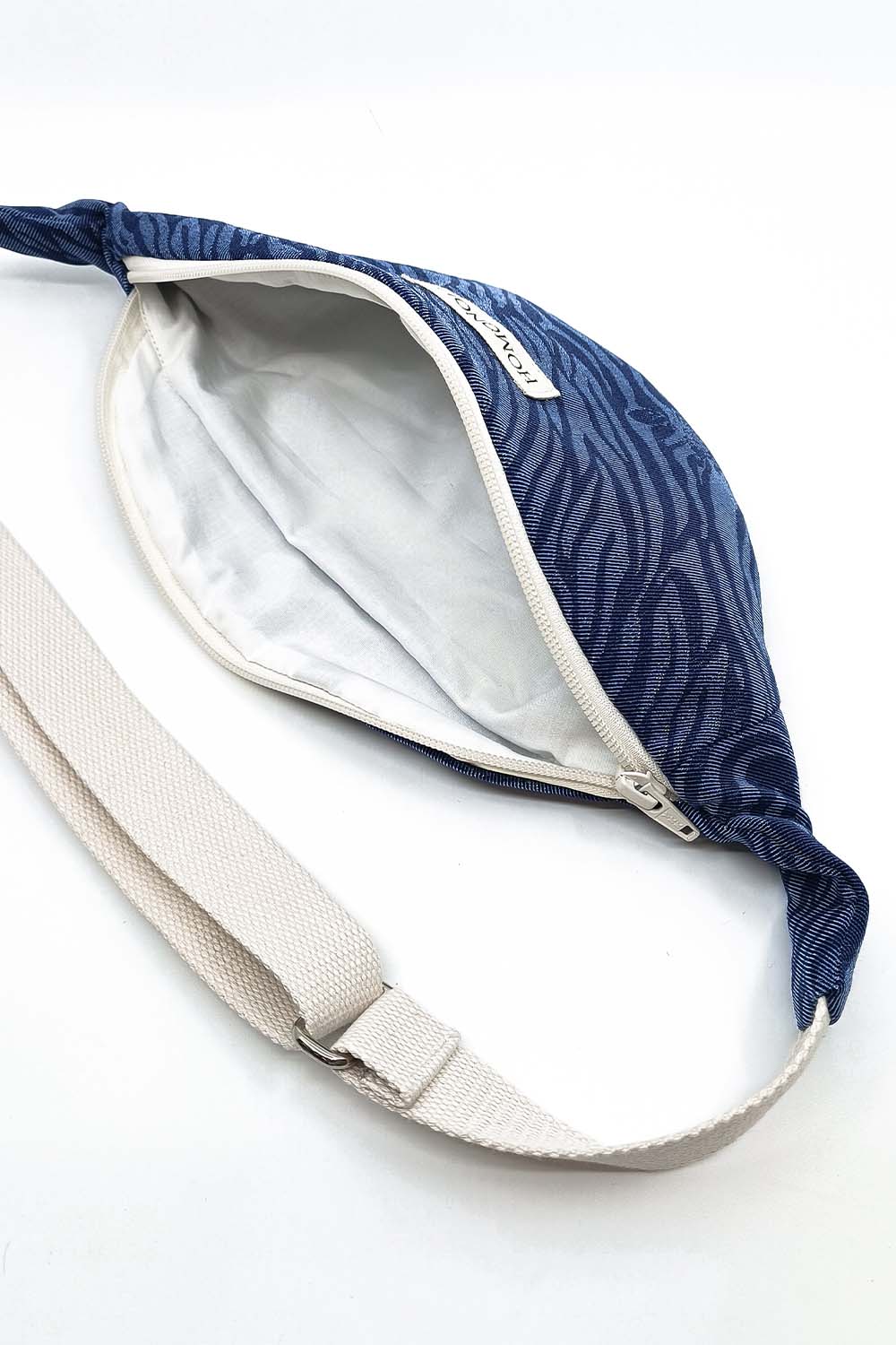 Banane en denim zèbre 5