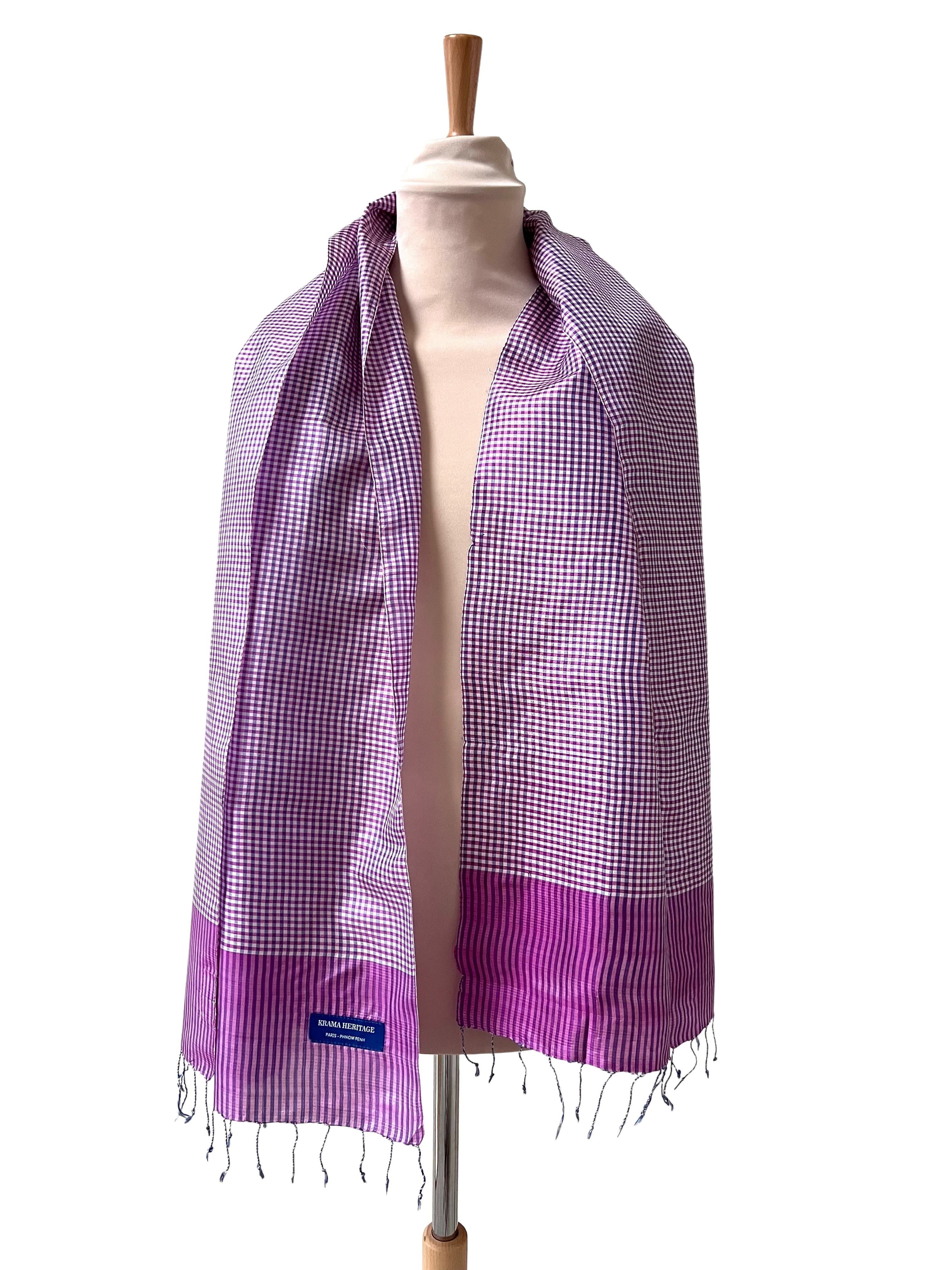 Le Krama en Soie Rose Rubis 9