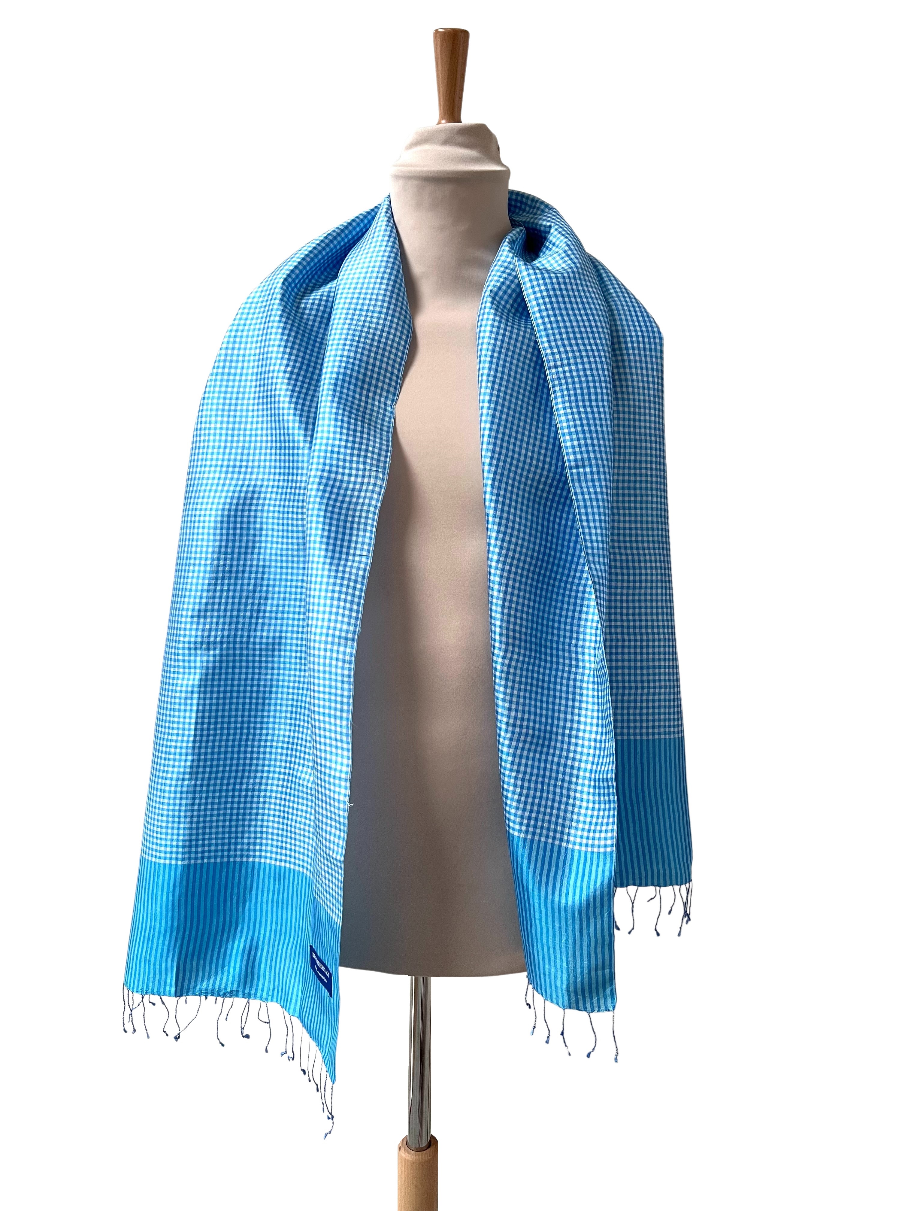 Le Krama en Soie Turquoise 6