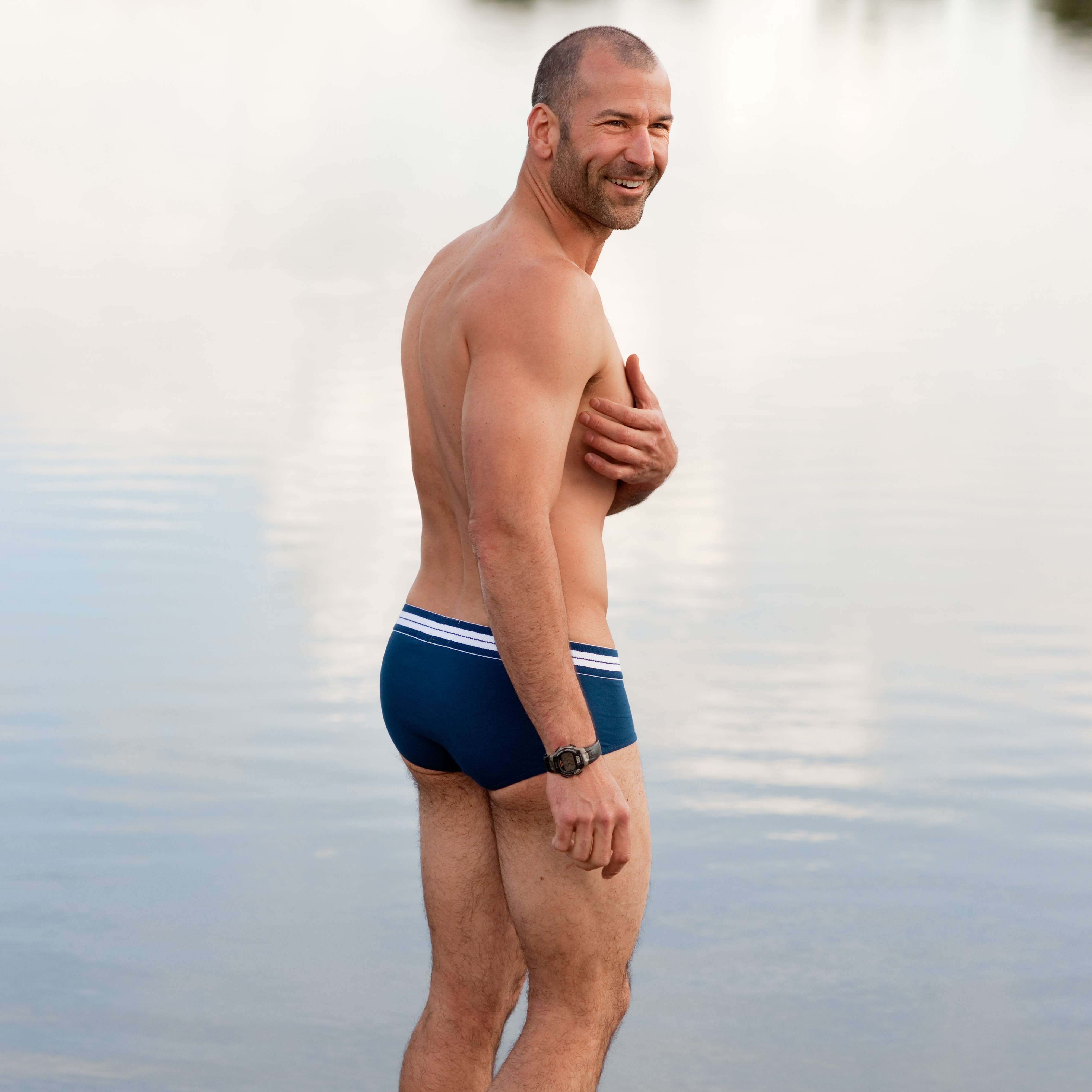 Slip bleu – coutures blanches 5